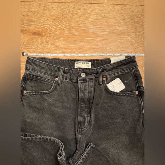 🆕 NWT • We The Free Deep Trance Dropped
Boyfriend Jeans • Hypnosis • Size 27 - Picture 12 of 13